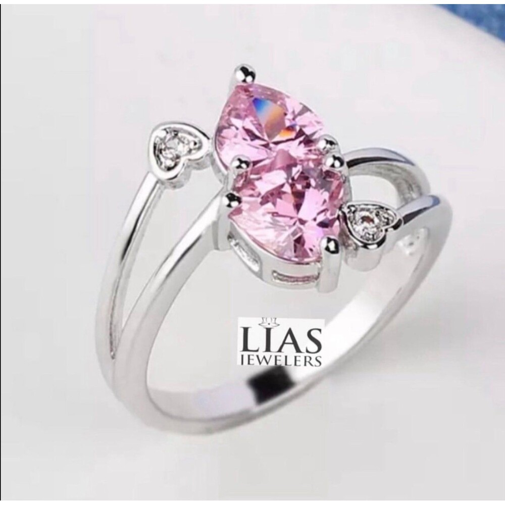 New 18k white gold engagement ring heart shape ring